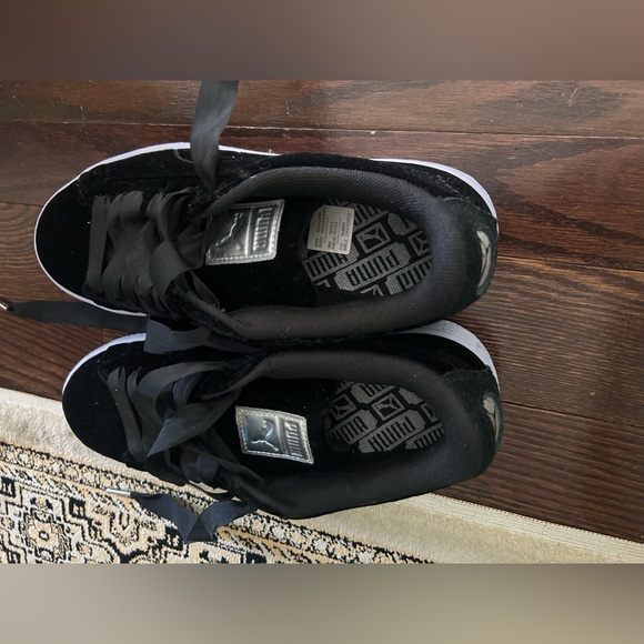 Brand New In Box Never Worn Women’s Puma Basket Classic Velour VR Size 8 - Picture 3 of 9